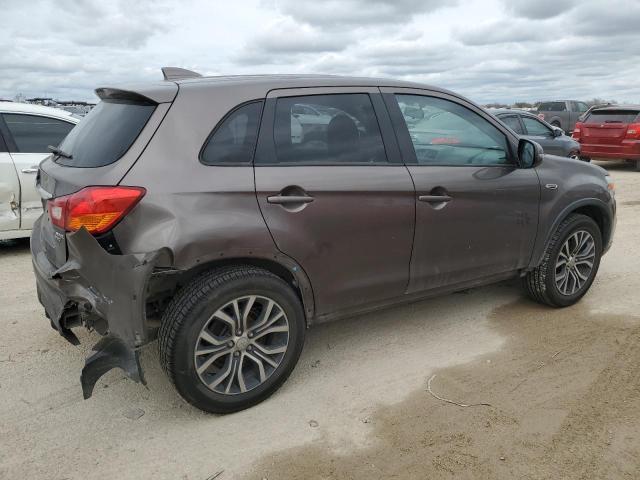 JA4AP3AUXJZ015339 - 2018 MITSUBISHI OUTLANDER ES BROWN photo 3