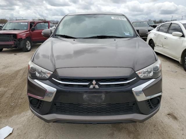 JA4AP3AUXJZ015339 - 2018 MITSUBISHI OUTLANDER ES BROWN photo 5