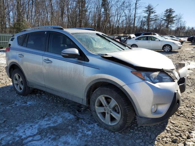 2T3WFREVXFW191979 - 2015 TOYOTA RAV4 XLE SILVER photo 4