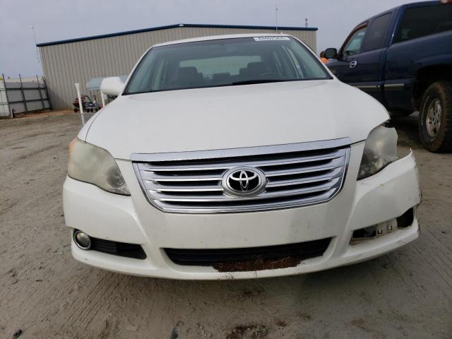 4T1BK36B38U267288 - 2008 TOYOTA AVALON XL WHITE photo 5