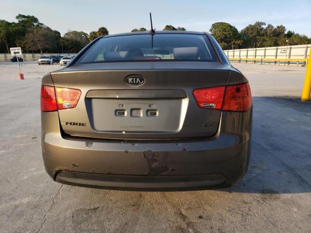 KNAFU4A23D5726866 - 2013 KIA FORTE EX GRAY photo 6