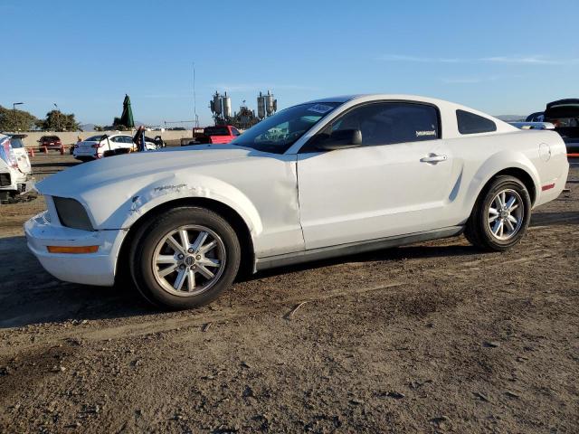 1ZVFT80N365255701 - 2006 FORD MUSTANG WHITE photo 1