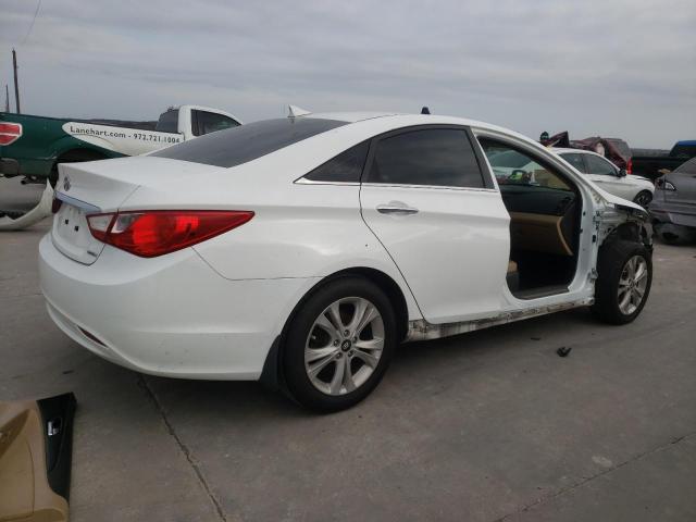 5NPEC4AC8DH696242 - 2013 HYUNDAI SONATA SE WHITE photo 3