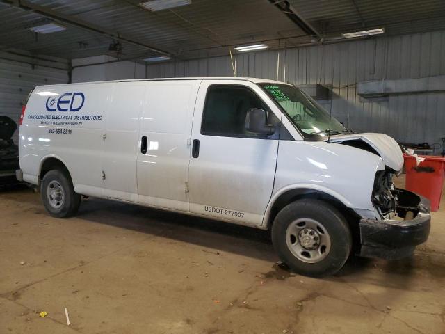 1GCWGBFP1J1273305 - 2018 CHEVROLET EXPRESS G2 WHITE photo 4