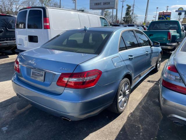 WDDHF8JB0CA554952 - 2012 MERCEDES-BENZ E 350 4MATIC BLUE photo 4