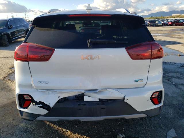 KNDCE3LC5N5493657 - 2022 KIA NIRO EX PREMIUM WHITE photo 6