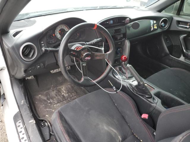 JF1ZNAA13D2723105 - 2013 TOYOTA SCION FR-S TWO TONE photo 8