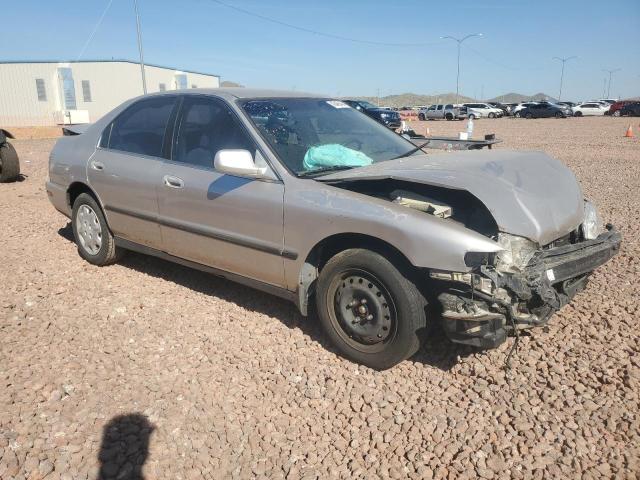 1HGCD5635TA057357 - 1996 HONDA ACCORD LX BEIGE photo 4