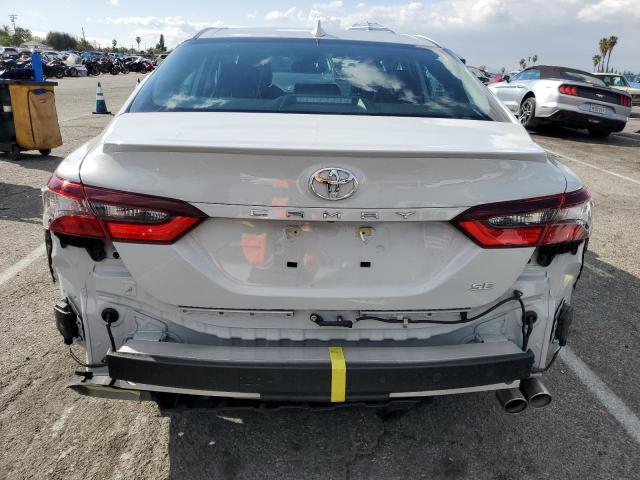 4T1T11AK1PU083923 - 2023 TOYOTA CAMRY SE NIGHT SHADE WHITE photo 6