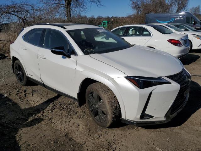 JTHP9JBH7M2047600 - 2021 LEXUS UX 250H WHITE photo 4