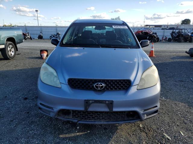 2T1KR32E23C105447 - 2003 TOYOTA MATRIX XR Blau Foto 5