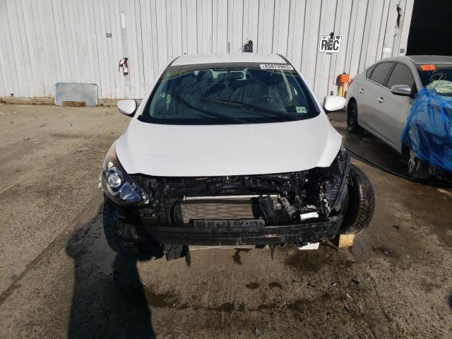 KMHD35LH1HU373152 - 2017 HYUNDAI ELANTRA GT WHITE photo 5