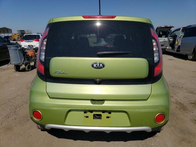 KNDJP3A51H7876901 - 2017 KIA SOUL + GREEN photo 6