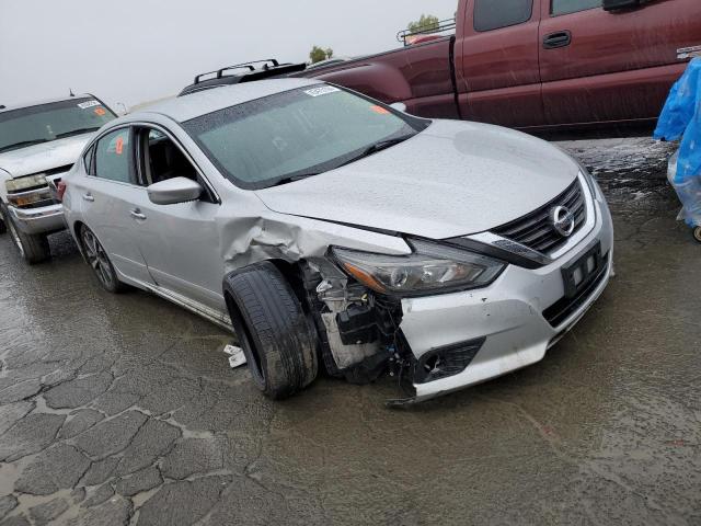 1N4AL3AP5HC252450 - 2017 NISSAN ALTIMA 2.5 SILVER photo 4