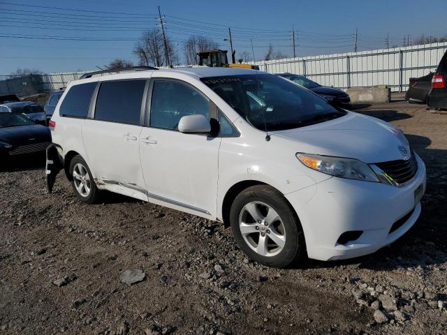 5TDKK3DC3CS235714 - 2012 TOYOTA SIENNA LE WHITE photo 4