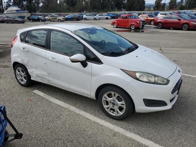 3FADP4EJ1FM172278 - 2015 FORD FIESTA SE WHITE photo 4