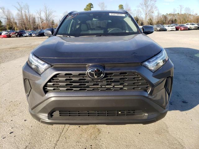 2T3W1RFV0PC243345 - 2023 TOYOTA RAV4 XLE GRAY photo 5