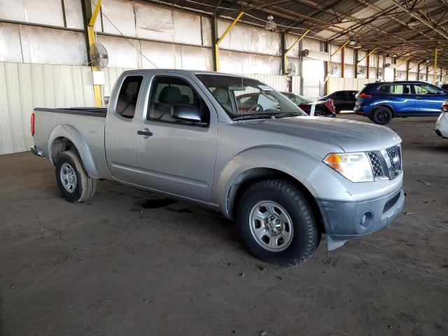 1N6BD06TX7C408073 - 2007 NISSAN FRONTIER KING CAB XE SILVER photo 4
