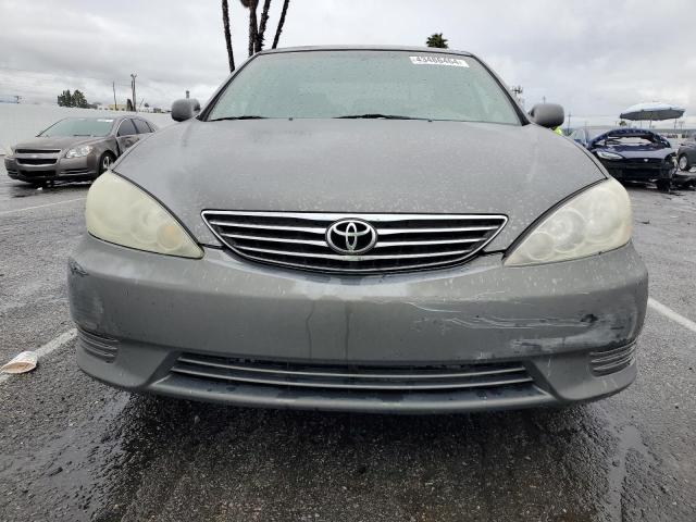 4T1BE32K15U520004 - 2005 TOYOTA CAMRY LE GRAY photo 5