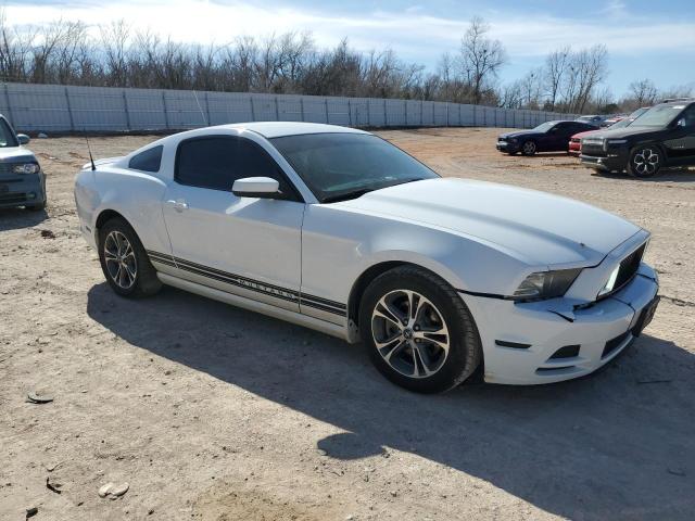 1ZVBP8AM0E5277887 - 2014 FORD MUSTANG WHITE photo 4