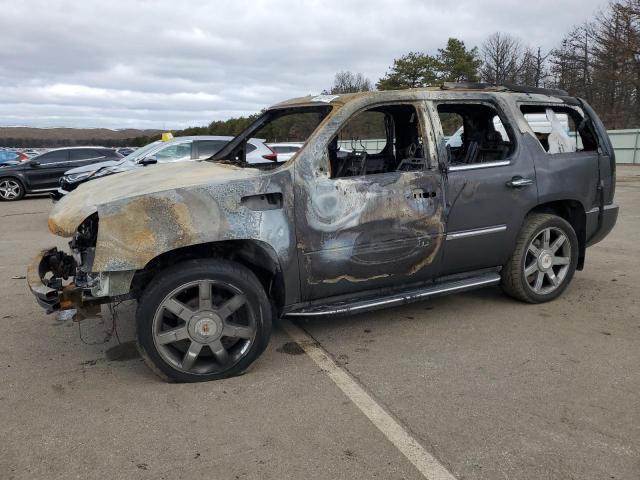 2010 CADILLAC ESCALADE LUXURY, 