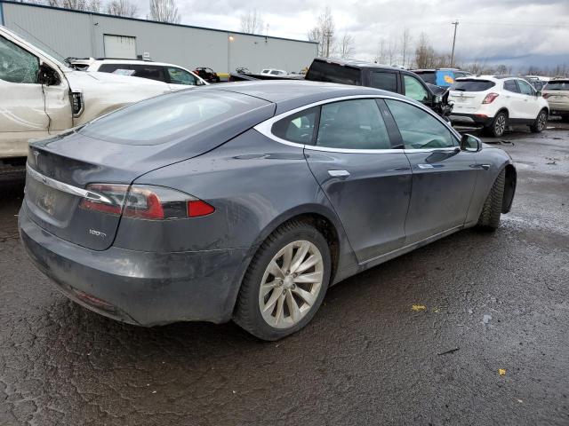 5YJSA1E24JF249605 - 2018 TESLA MODEL S ნაცრისფერი ფოტო 3