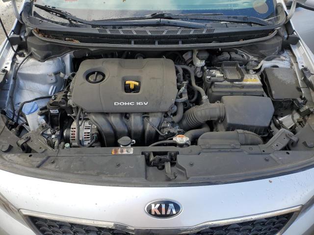 3KPFL4A72JE195189 - 2018 KIA FORTE LX SILVER photo 11