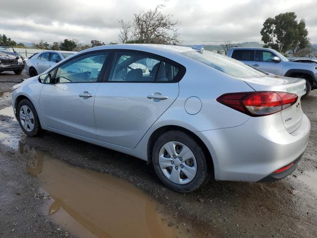 3KPFL4A72JE195189 - 2018 KIA FORTE LX SILVER photo 2