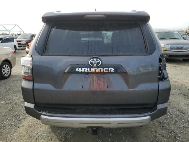 JTERU5JR7P6193241 - 2023 TOYOTA 4RUNNER SE CHARCOAL photo 6