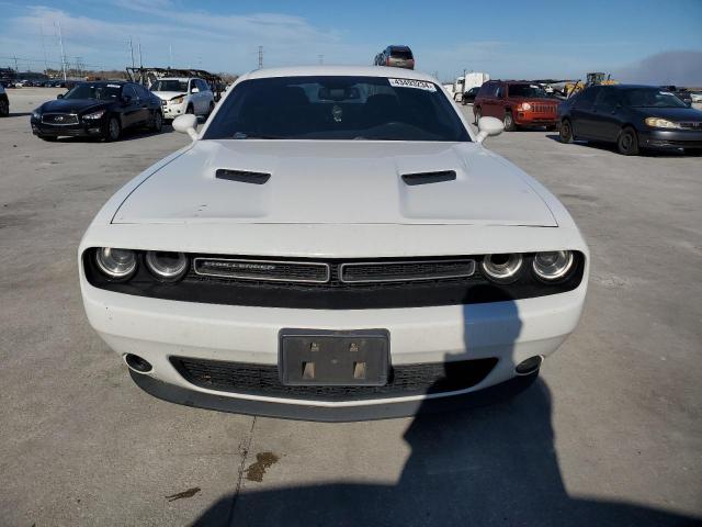 2C3CDZAG1FH709272 - 2015 DODGE CHALLENGER SXT WHITE photo 5