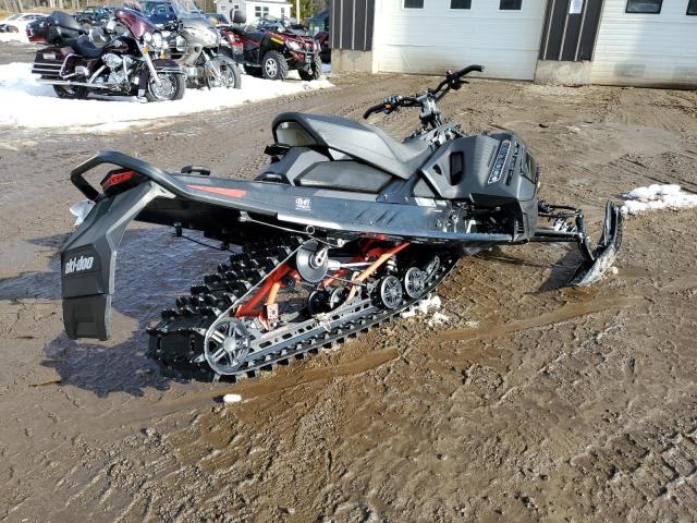 2BPSDSML6MV000004 - 2021 SKI DOO RENEGADE BLACK photo 4