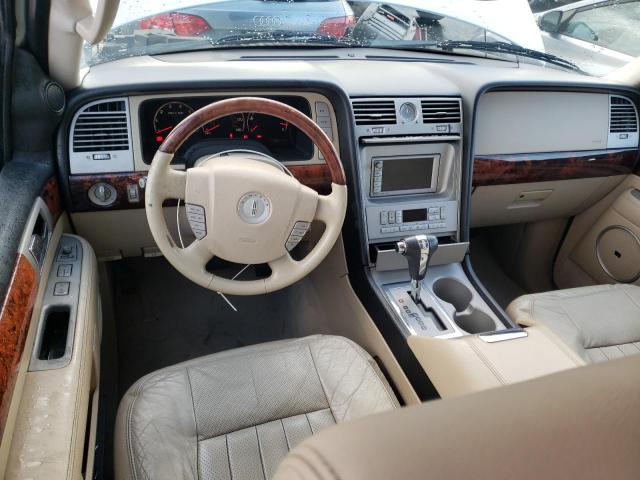 5LMFU27575LJ21165 - 2005 LINCOLN NAVIGATOR 白色 照片 8