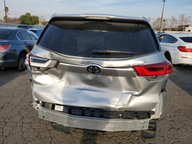 5TDZARFH1KS045227 - 2019 TOYOTA HIGHLANDER LE SILVER photo 6