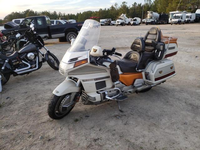 1HFSC2238LA200485 - 1990 HONDA GOLDWING SE TWO TONE photo 1