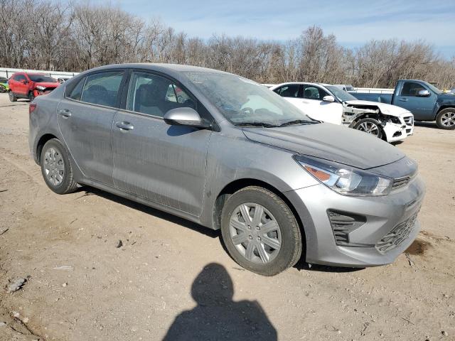 3KPA24AD2PE568467 - 2023 KIA RIO LX SILVER photo 4