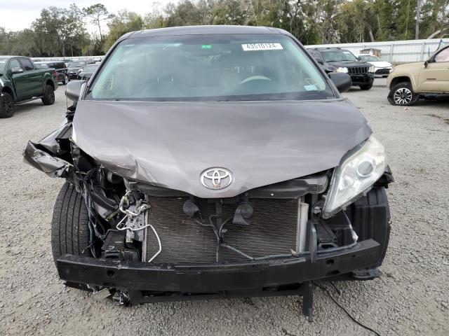 5TDZK3DC4CS243139 - 2012 TOYOTA SIENNA GRAY photo 5