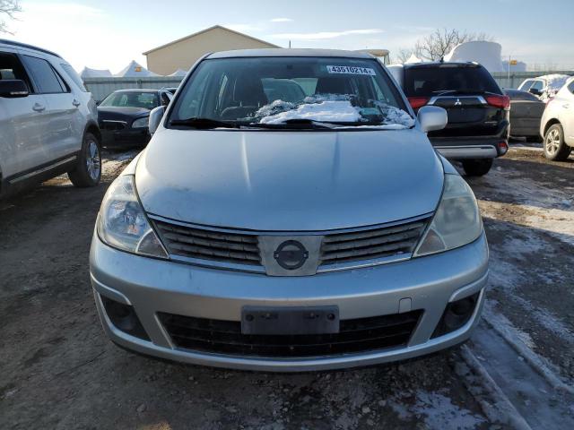 3N1BC13E48L369278 - 2008 NISSAN VERSA S SILVER photo 5