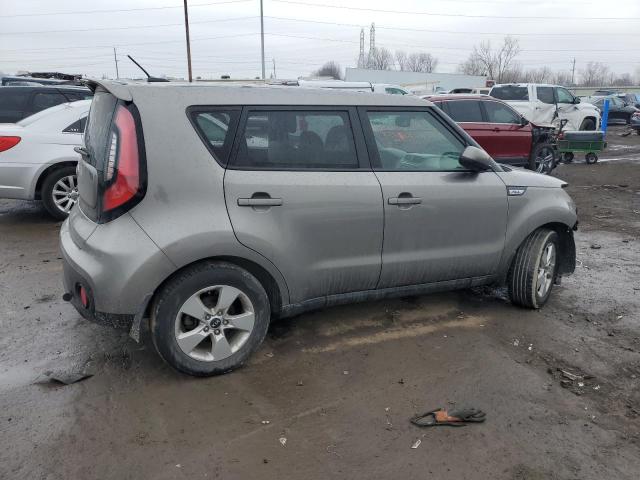 KNDJN2A28H7428595 - 2017 KIA SOUL GRAY photo 3