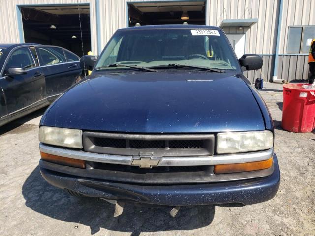 1GCCS19H238194929 - 2003 CHEVROLET S TRUCK S1 BLUE photo 5