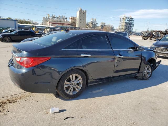 5NPEB4AC4DH706042 - 2013 HYUNDAI SONATA GLS BLACK photo 3