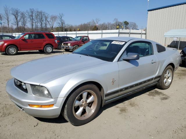 1ZVHT80N785203452 - 2008 FORD MUSTANG SILVER photo 1