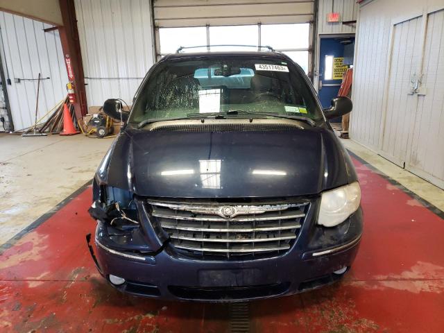 2C4GP54L95R194259 - 2005 CHRYSLER TOWN & COU TOURING BLUE photo 5