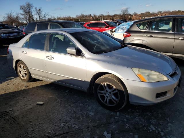1HGCM56727A162429 - 2007 HONDA ACCORD EX SILVER photo 4