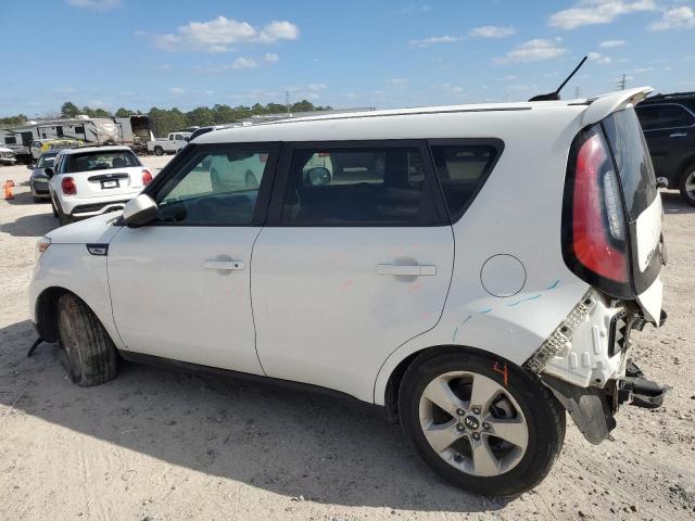 KNDJN2A28H7422750 - 2017 KIA SOUL WHITE photo 2