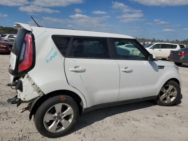 KNDJN2A28H7422750 - 2017 KIA SOUL WHITE photo 3