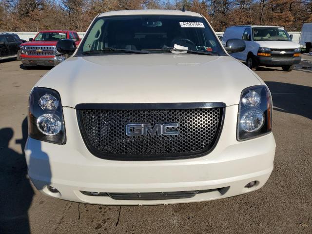 1GKFK13048R195909 - 2008 GMC YUKON WHITE photo 5