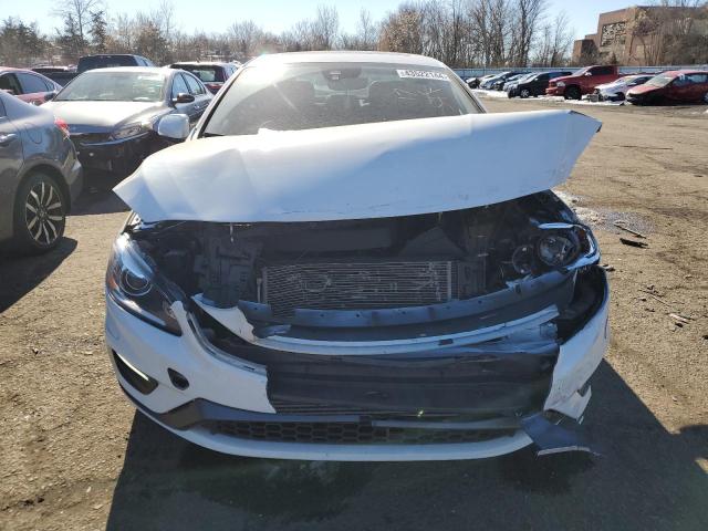 YV140MTL1H2431889 - 2017 VOLVO S60 DYNAMIC WHITE photo 5