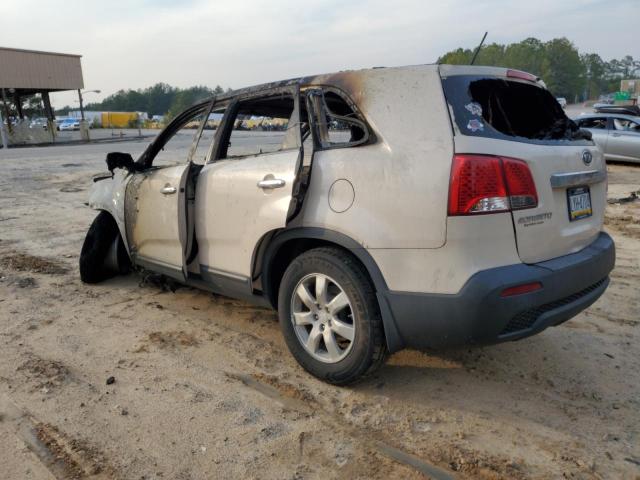 5XYKTCA6XCG192742 - 2012 KIA SORENTO BASE BURN photo 2