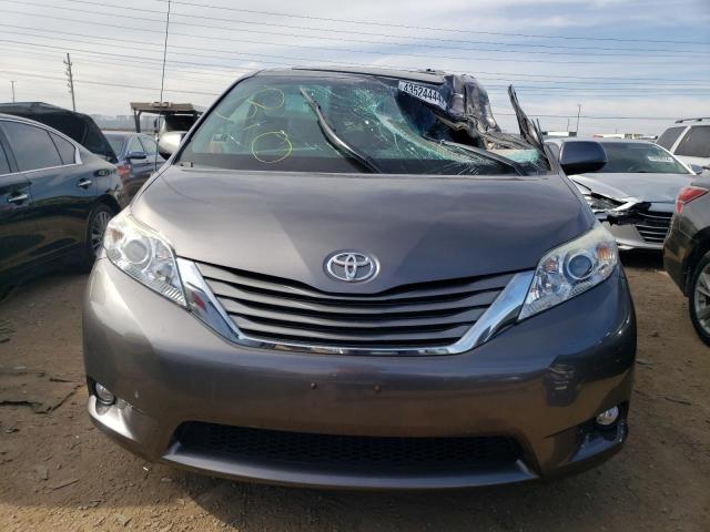 5TDYK3DCXBS114753 - 2011 TOYOTA SIENNA XLE GRAY photo 5