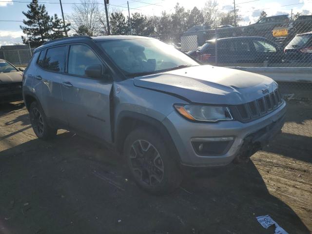 3C4NJDDB4JT483311 - 2018 JEEP COMPASS TRAILHAWK SILVER photo 4